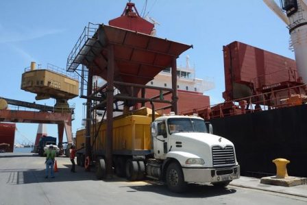 Escasez de alimentos se agudizará: Desde hace 24 días no llega materia prima a Puerto Cabello