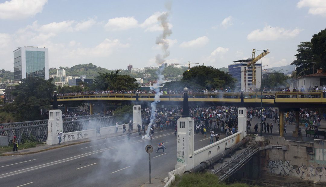 Observatorio Venezolano de la Salud condena uso indiscriminado de gases lacrimógenos