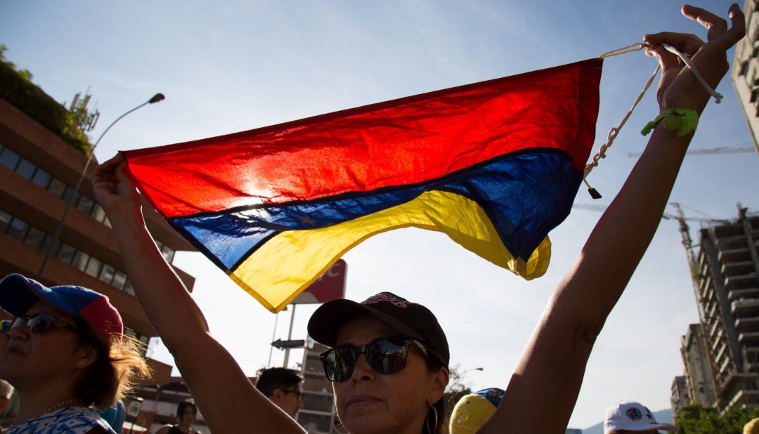 FOTOS | Banderas, carteles y consignas protagonizaron la tarde en Caracas