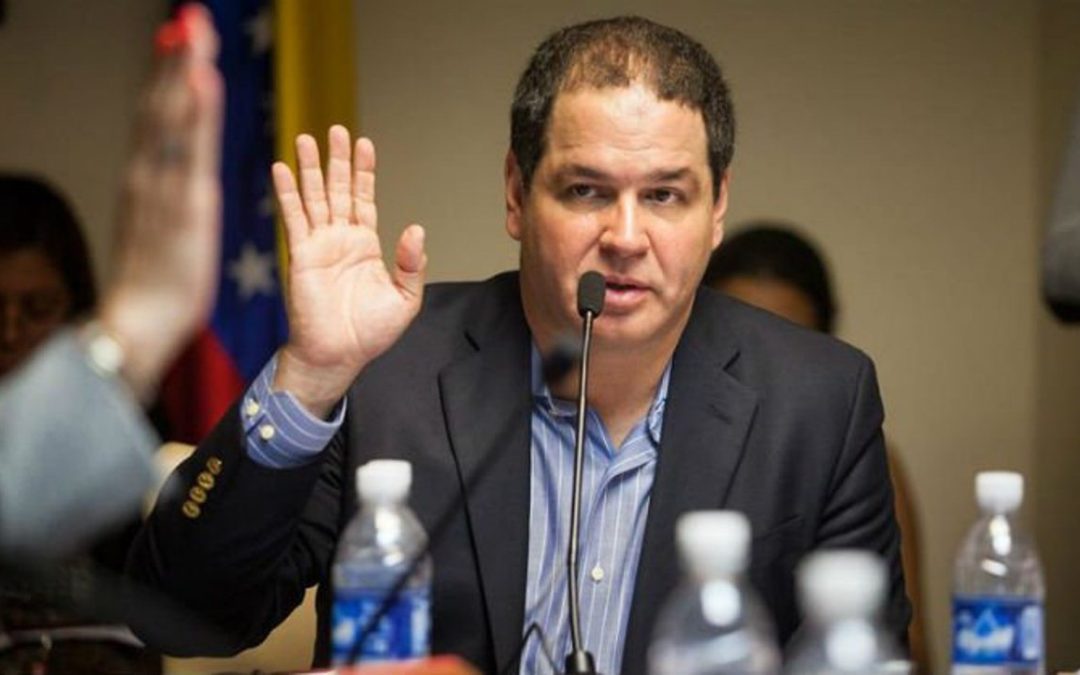 Luis Florido: Para salir de la OEA se debe modificar la Constitución Nacional