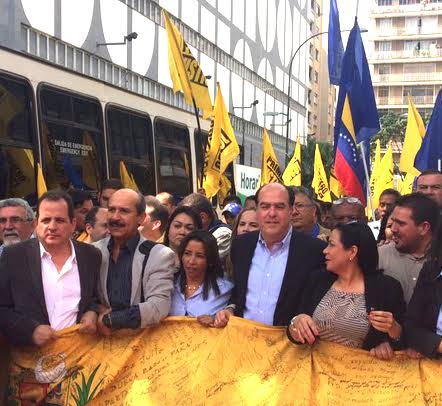 Julio Borges: El Gobierno quiere hacer creer que reculó, pero el golpe de Estado sigue
