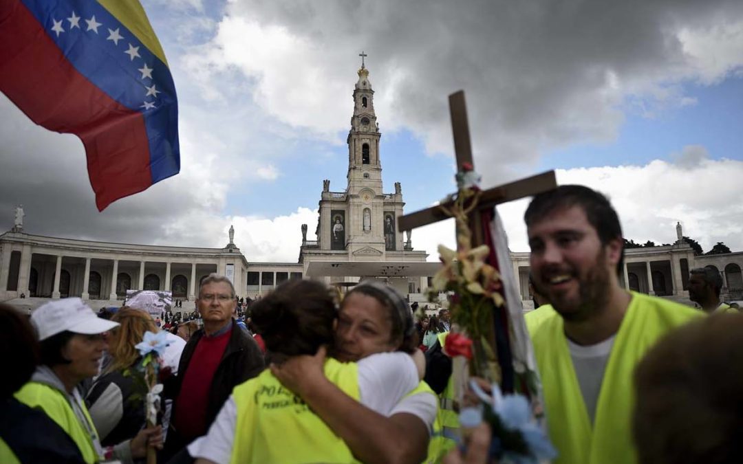 En Fátima, venezolanos piden a la Virgen el milagro de la paz