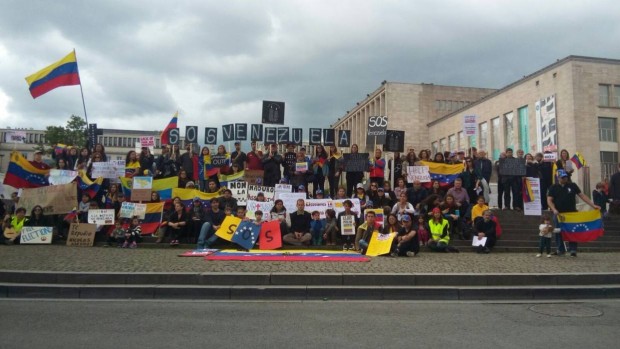 Venezolanos en Bruselas piden a EU sanciones a gobierno de Maduro #13May