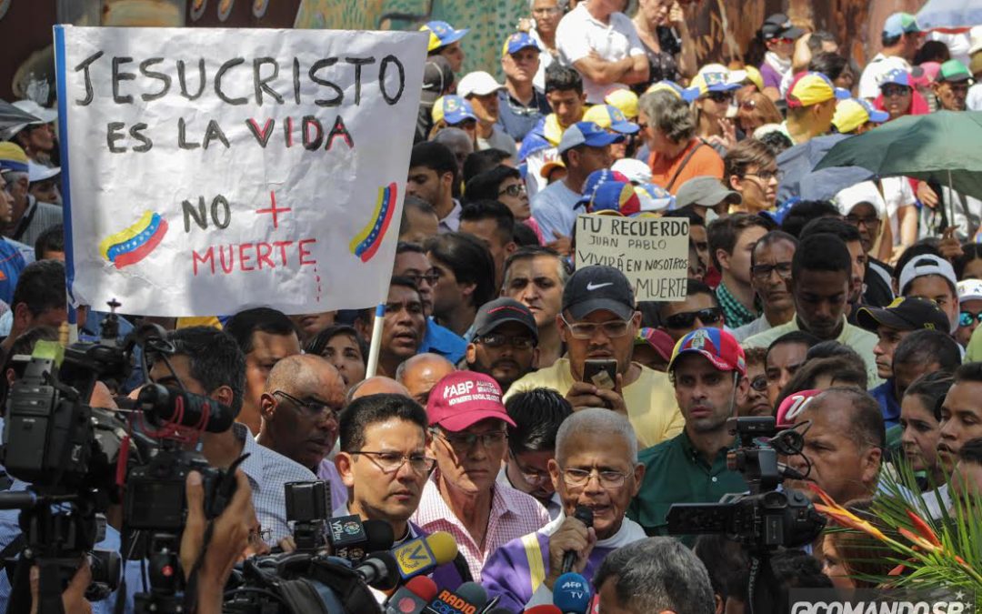 Capriles: Si fuéramos violentos, ya hubiésemos tumbado al gobierno