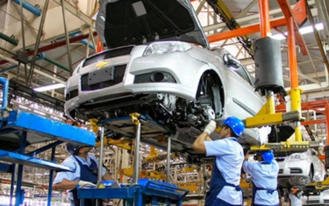 Cavenez: Producción de vehículos cayó 74,28% el mes pasado