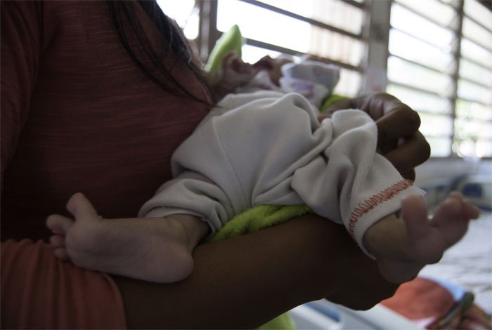 Escasez de medicinas causante de la mortalidad materna e infantil
