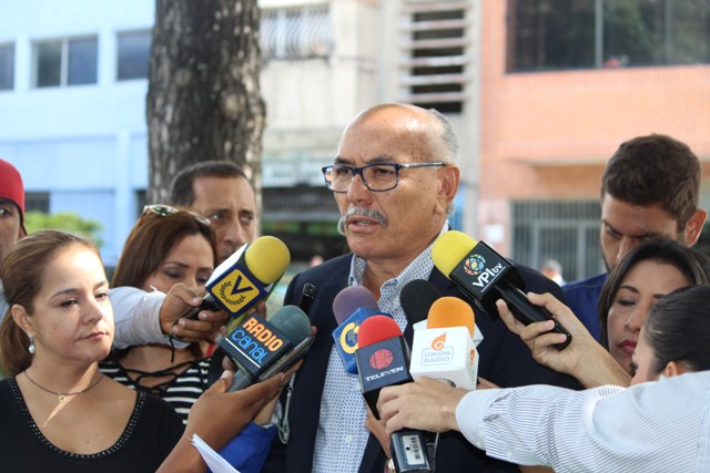 Ismael García solicitó al MP adelantar juicio por corrupción contra Carlos Osorio