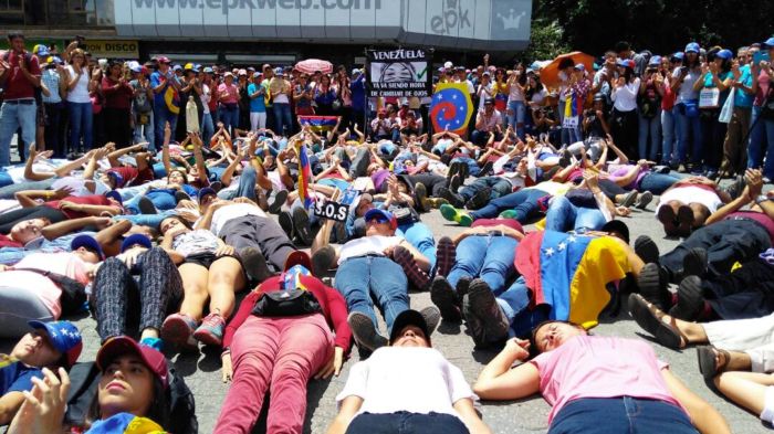 Unidad homenajeó a los jóvenes y anunció preparativos para una “Huelga nacional”