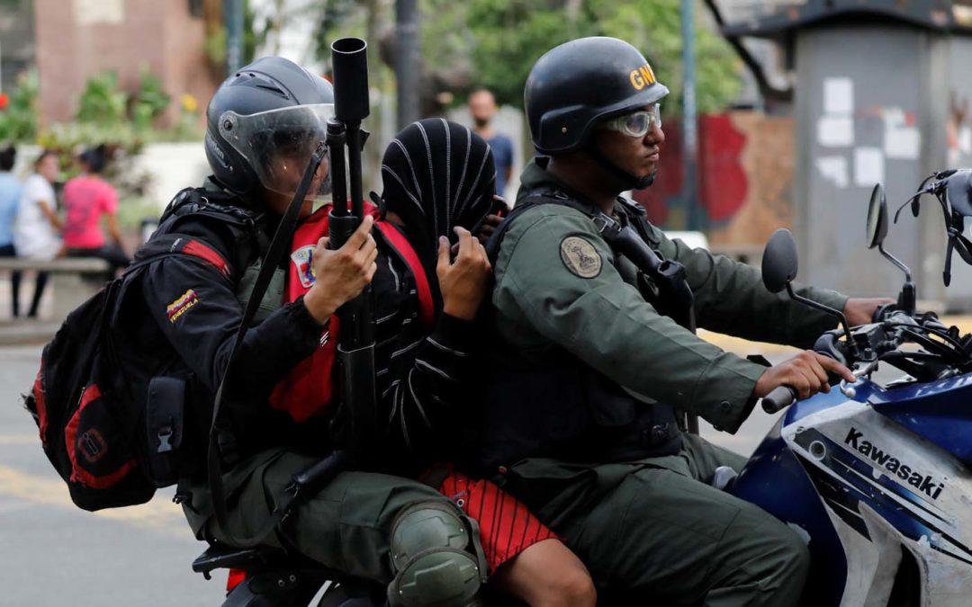 Presentan en La Haya nuevas denuncias de torturas en Venezuela