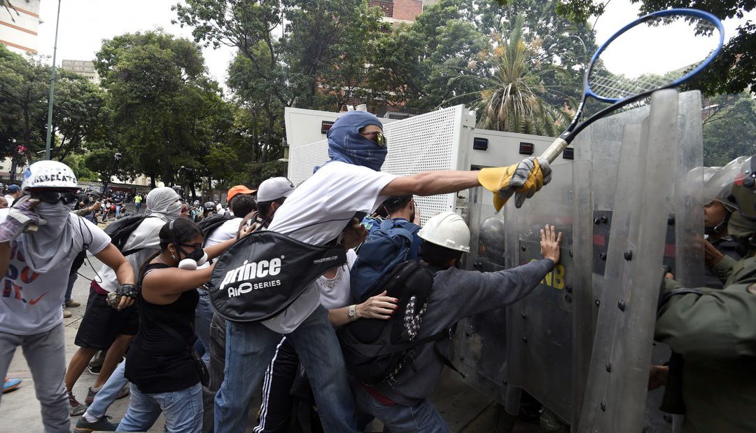 Protesta por hambre en Caracas es reprimida por la Guardia Nacional