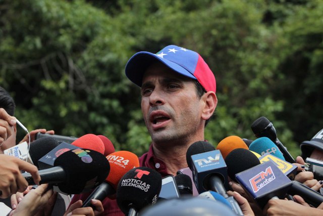 Capriles rechazó actos violentos de grupos paramilitares en Catia