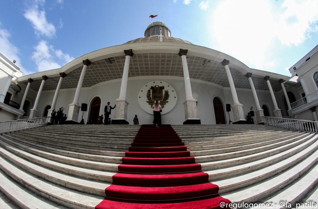 Presidente del Parlamento dice que AN brindará “todas las garantías” a militares que restituyan la Constitución
