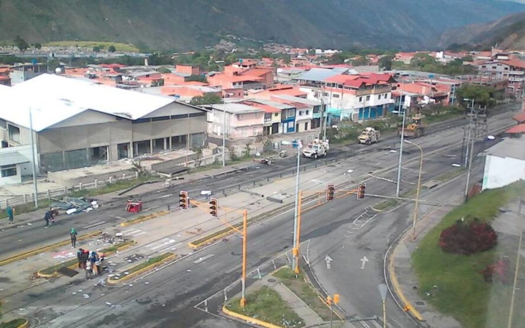 Reportan dos heridos en centro de votación de Ejido