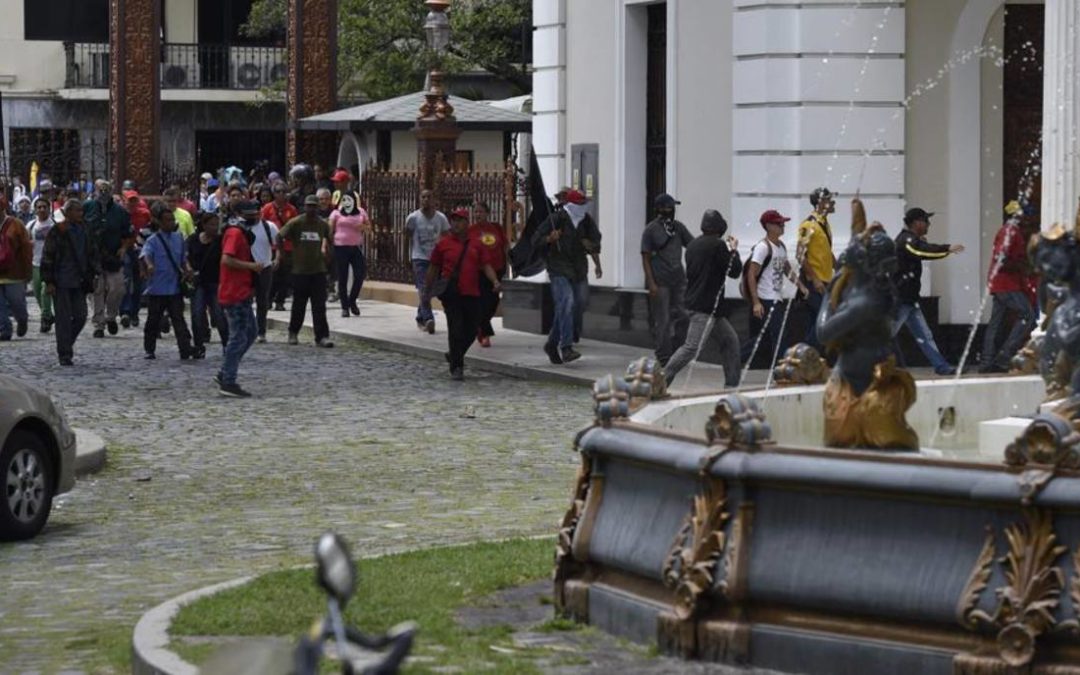 Ministerio Público comisionó fiscales para averiguar atentado de colectivos a la AN