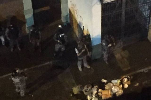 Noche de disturbios y allanamientos vivieron vecinos de La Candelaria