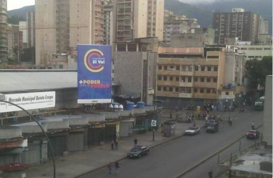 Varios locales cerrados en la avenida Baralt por paro cívico activo