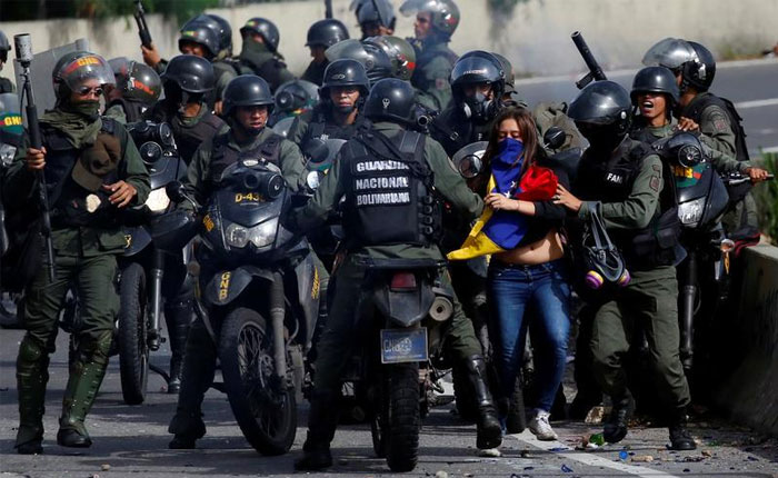 Foro Penal y Human Rights Watch denuncian que detenidos con libertad bajo fianza en Venezuela siguen presos