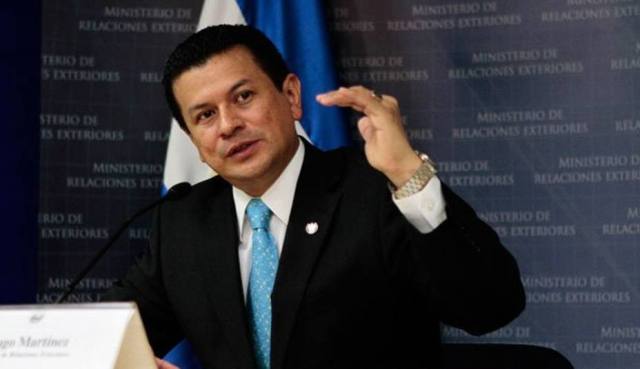 Canciller de El Salvador niega que se organice cumbre de Celac por Maduro