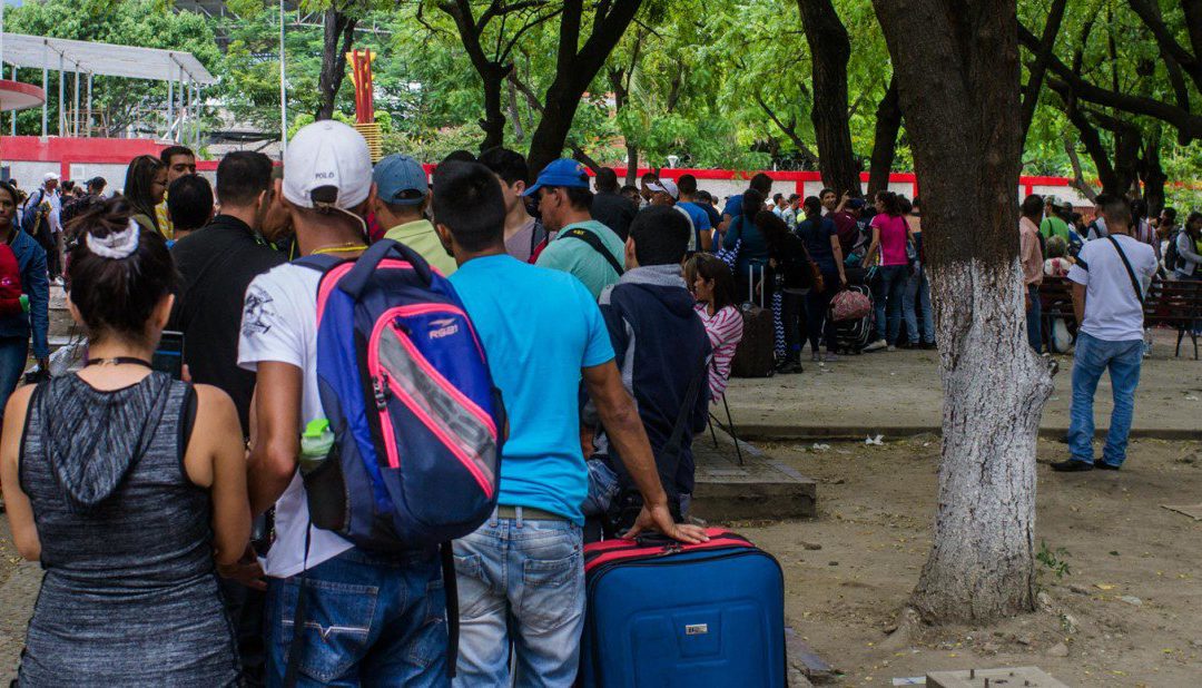 Más de 350 mil venezolanos cruzaron Colombia para comprar comida
