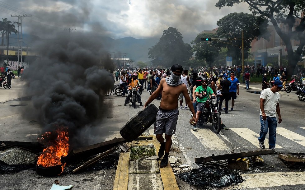 Bloomberg: Maduro clama victoria después de “ataque” a base militar