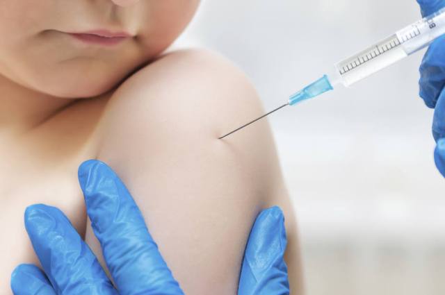 Escasean vacunas para prevenir causas más comunes de consulta pediátrica