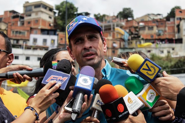 Capriles rechazó donaciones de Maduro ante banca rota venezolana
