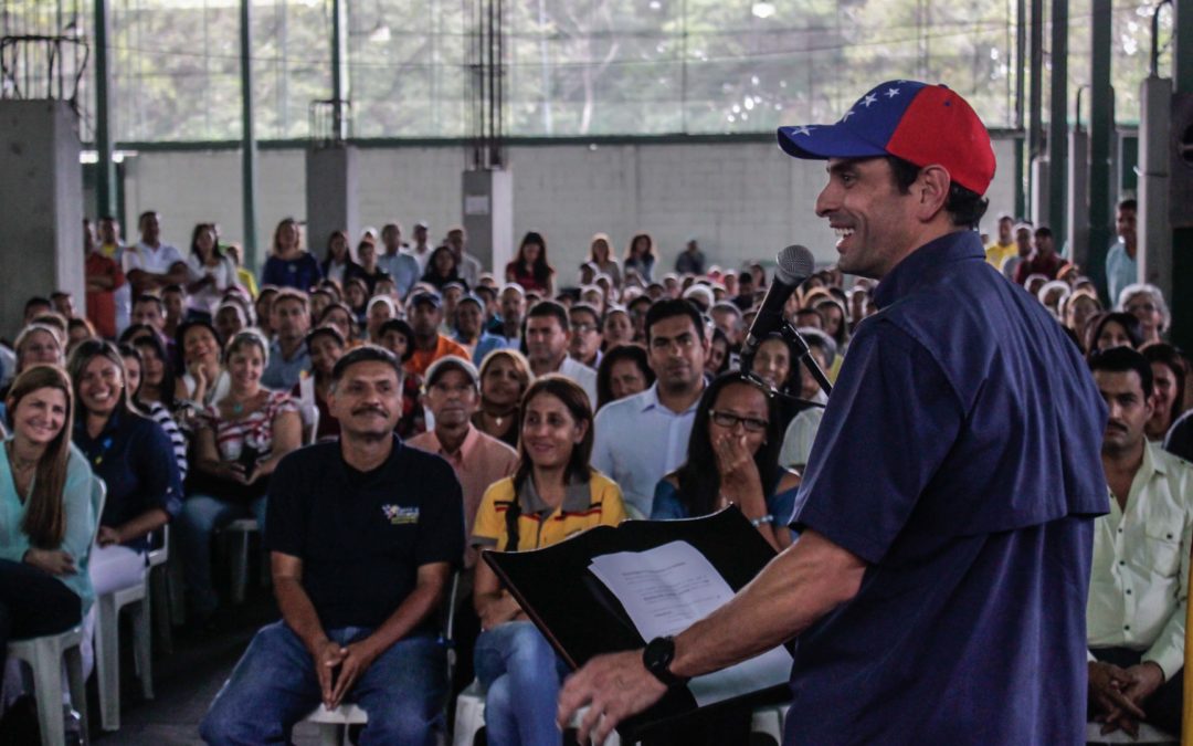 Capriles pidió a trabajadores mirandinos no perder las ganas de servir