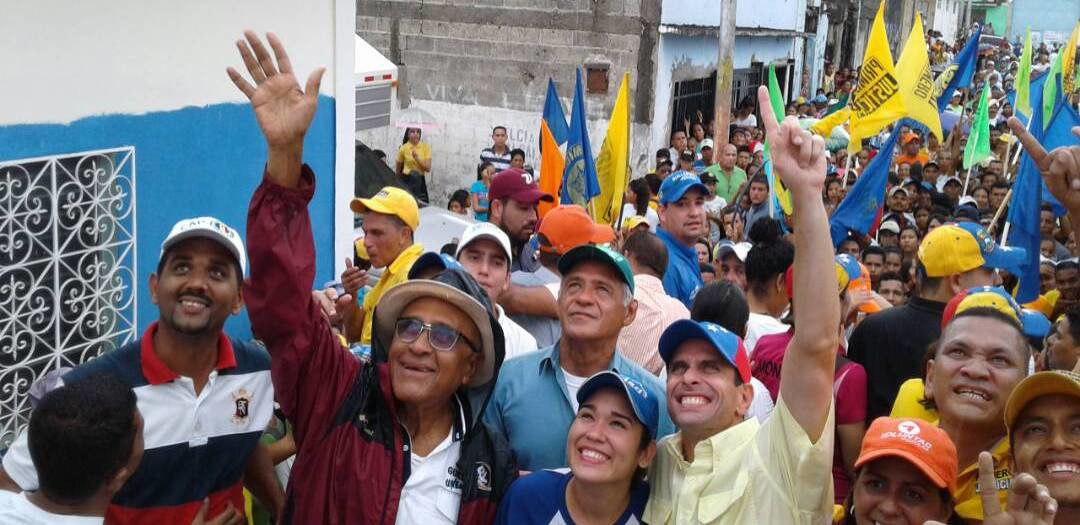 Capriles cuestionó que haya crisis en Venezuela a pesar que crudo esté en 50 $ el barril