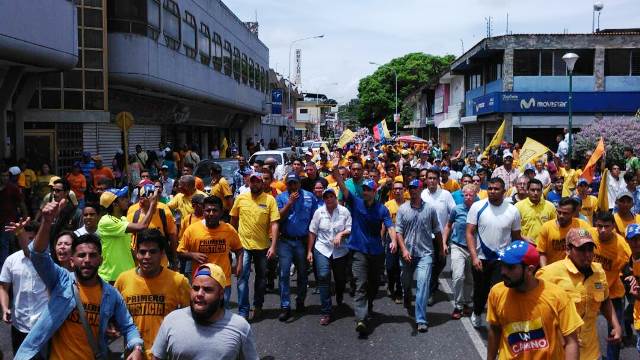 Capriles: «Maduro fue a Rusia a entregar la industria petrolera»