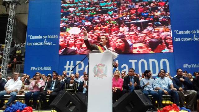 Capriles pidió a los venezolanos “votar, ganar y liberar al país”