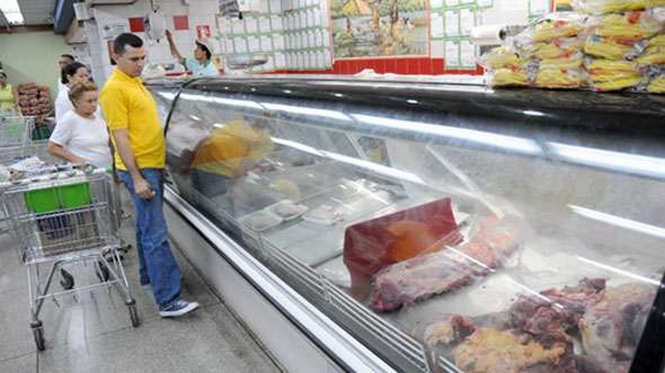 Consumidores de Caracas no encuentran carne de res ni pollo