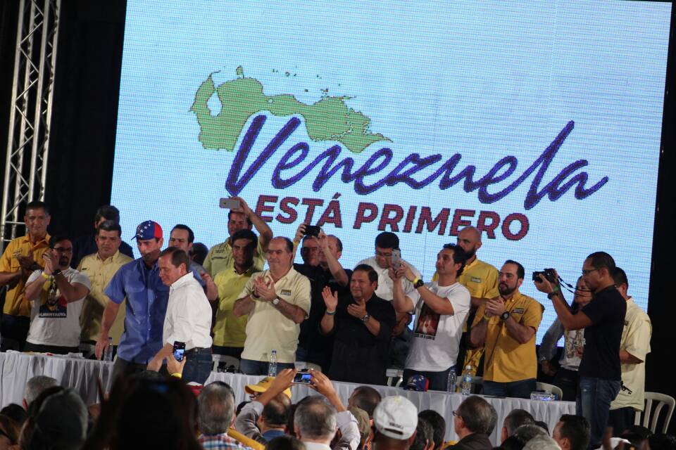 Capriles: Subordinarse le evitó una crisis a Maduro