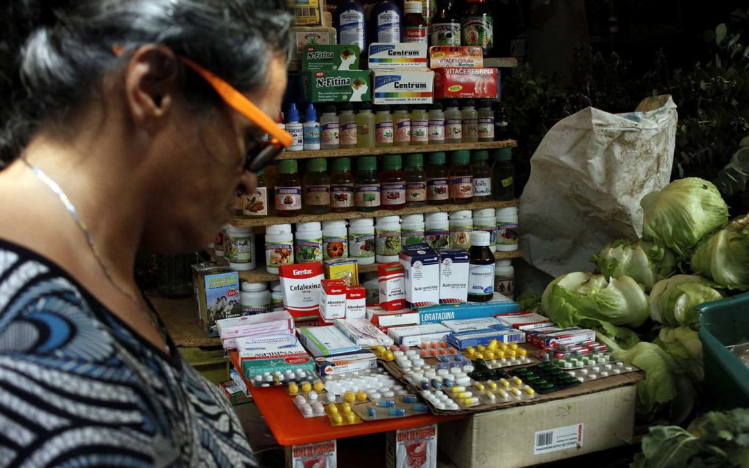 Buhoneros venden medicamentos sin récipe y sin permiso sanitario