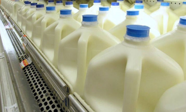El precio de la leche líquida de dos litros se triplicó en tan solo 24 días