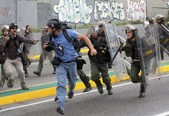 Agresiones contra periodistas en Venezuela han quedado en la impunidad