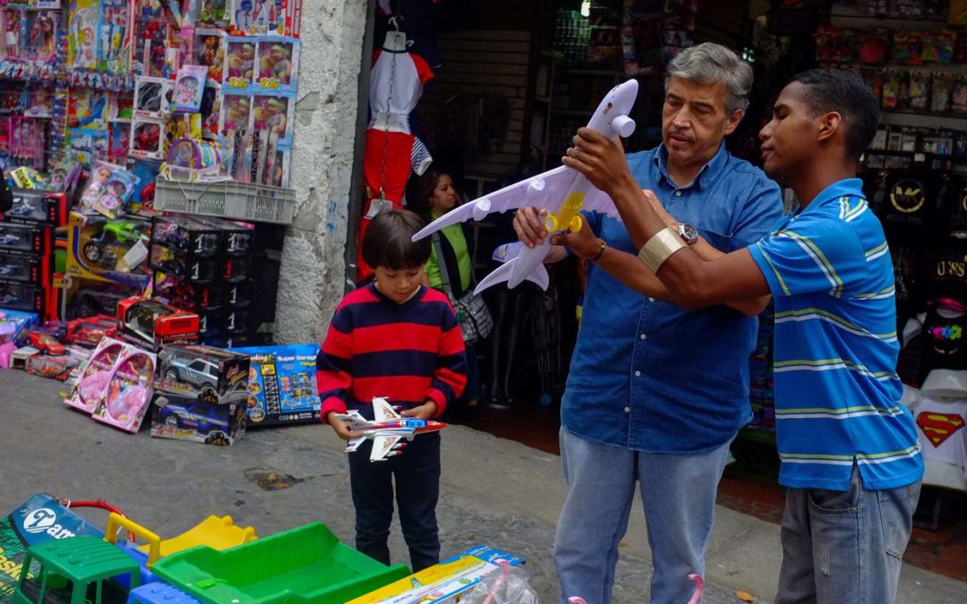 La Navidad hace breve escala en Venezuela y apenas se percibe