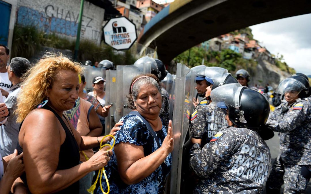 Salario mínimo y colapso de servicios básicos movilizan protestas en Venezuela