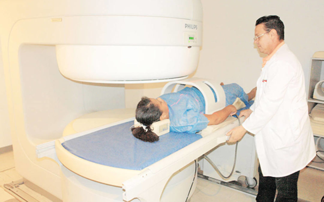 Pacientes deben gastar hasta Bs. 950.000 por una tomografía