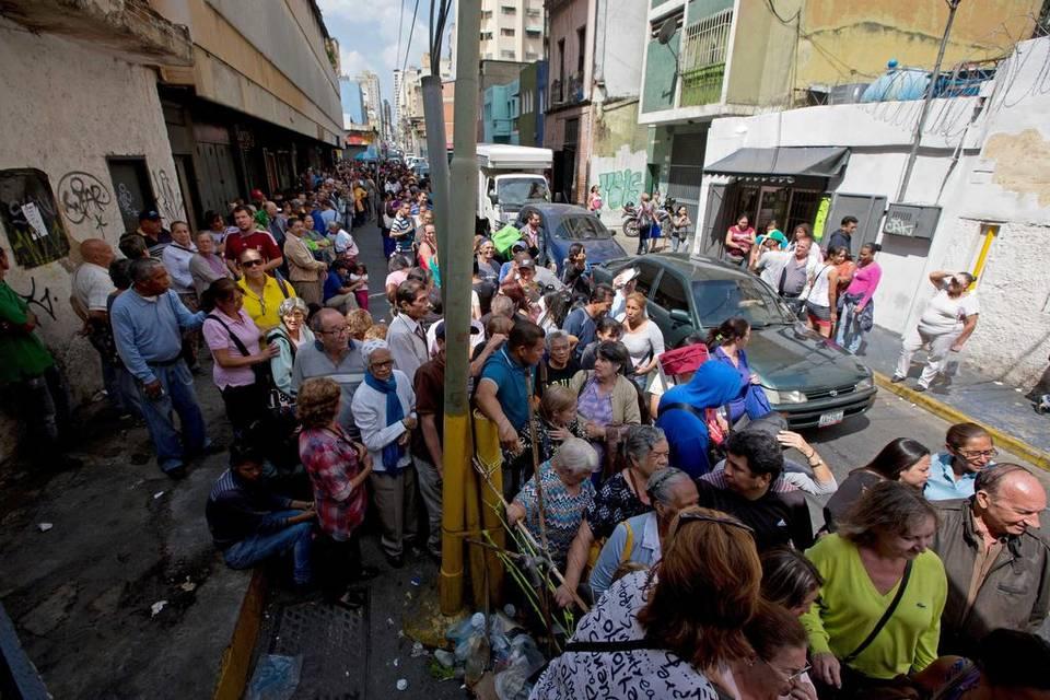 La economía en 2018: Quinto año de recesión, más escasez e hiperinflación