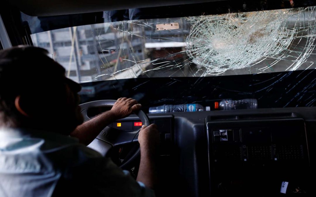 Camioneros son víctimas de saqueos, inseguridad y sobornos en carreteras venezolanas