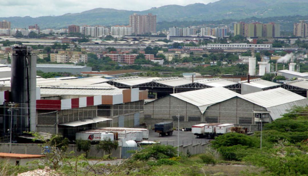 Cierran cinco empresas del plástico en Carabobo por falta de materia prima