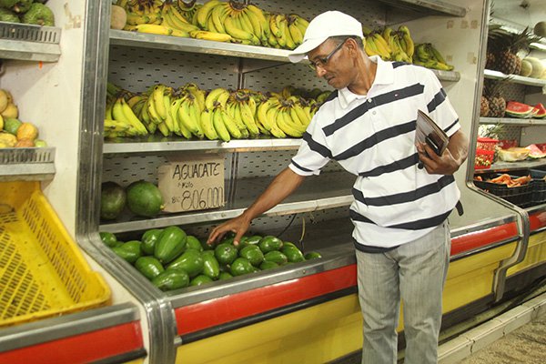 Trabajadores tendrán que pagar casi el «cestaticket» completo para comprar un kilo de aguacate