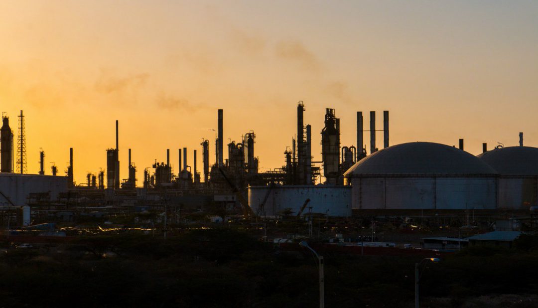 Refinerías de Amuay y Cardón suspendieron operaciones por fallas