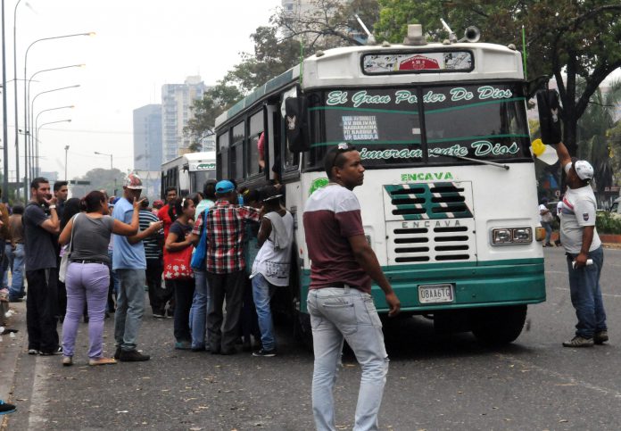 Ocho rutas de transporte en Maracaibo han desaparecido tras escasez de repuestos y lubricantes