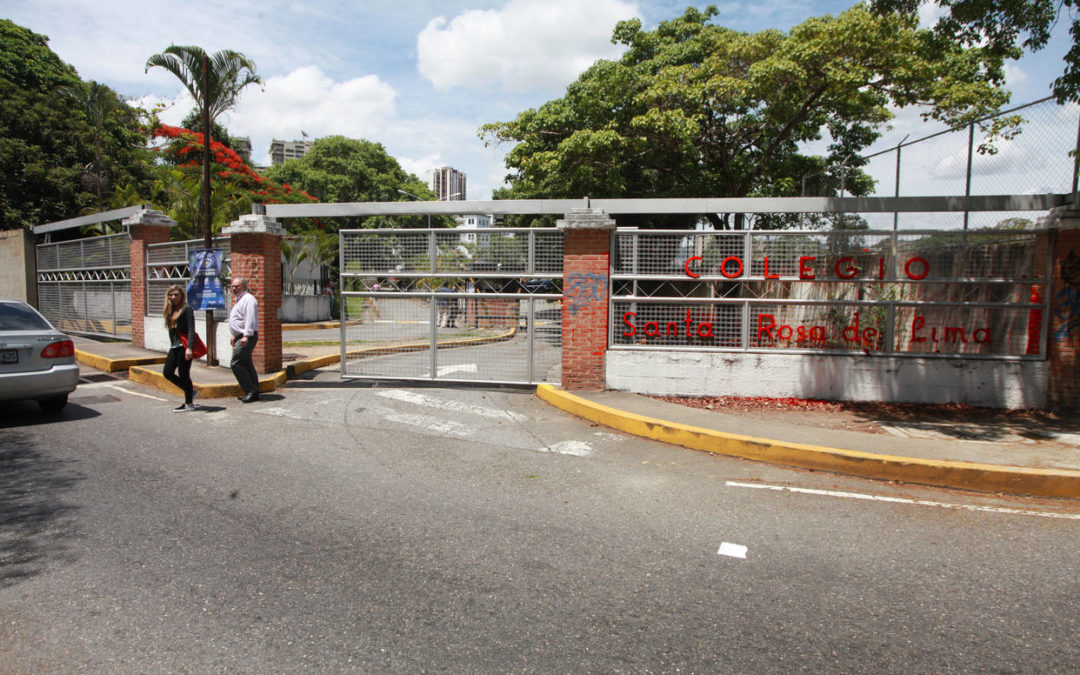 Baja participación reinó en la jornada “electoral” en Caracas