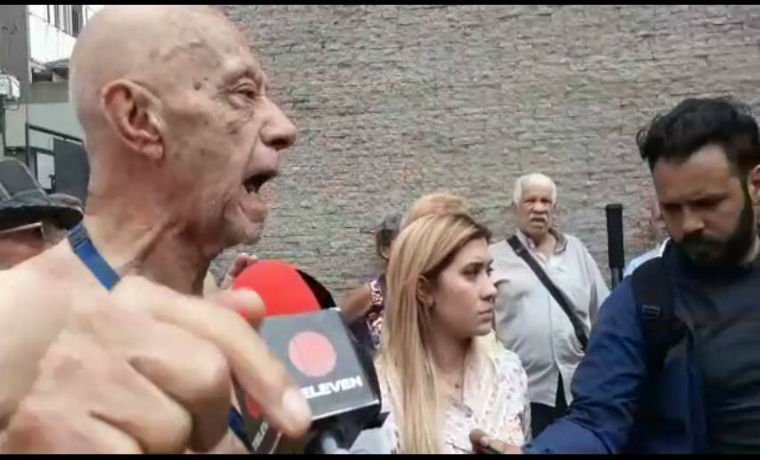 Pensionados protestan para exigir aprobación de Ley de Bono de Alimentación