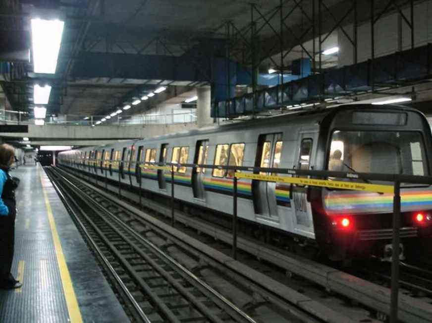 Metro de Caracas suspendió servicio en estaciones de la línea 2 por robo de cables