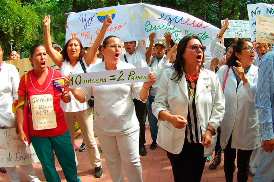 Enfermeras llaman a los ciudadanos a unirse a las protestas contra la crisis del sector