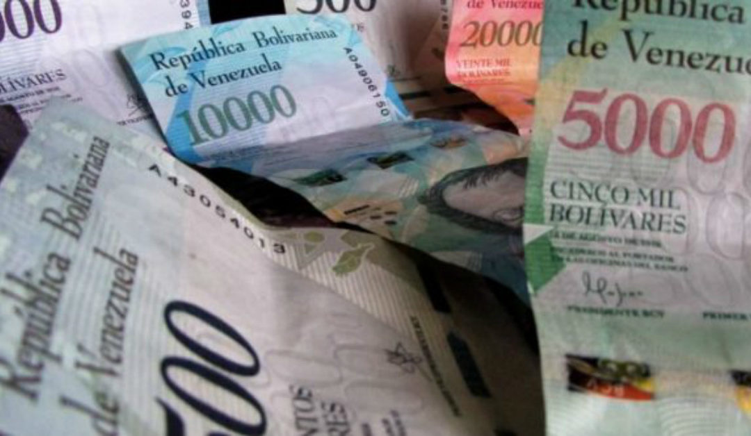 Hiperinflación y pocos billetes en circulación propician racionamiento del efectivo