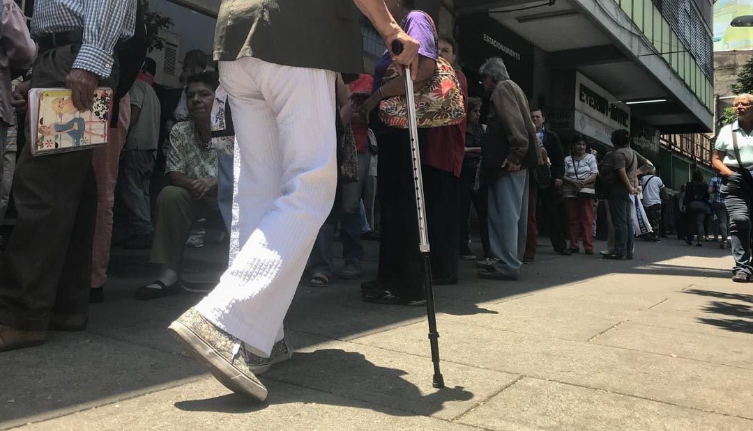 Pensionados y Jubilados del sector Salud protestaron en Caracas por mejores remuneraciones